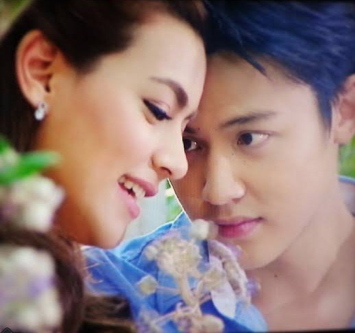 Ton Ruk Rim Rua Kob and Bua